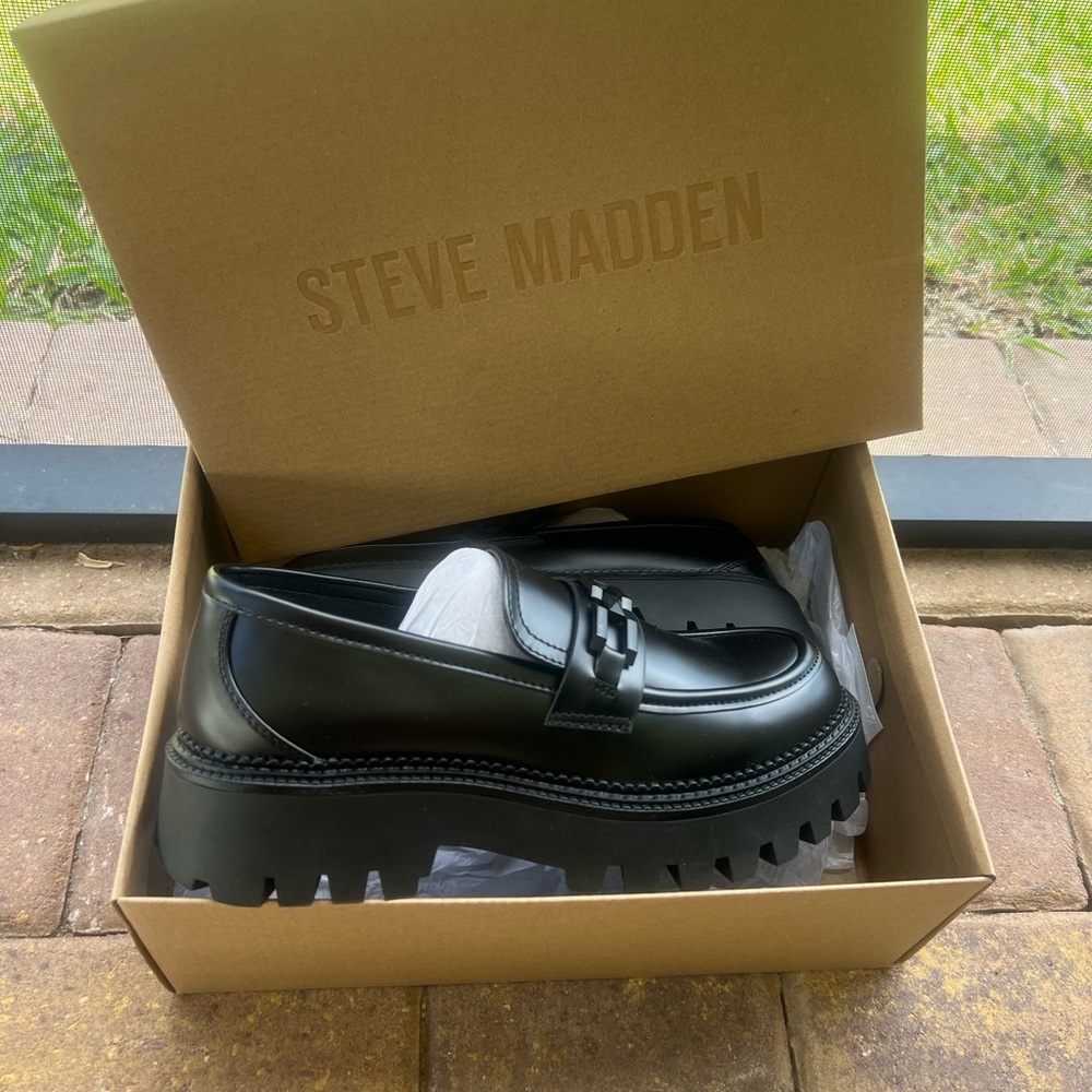 Steve Madden Black Leather Platform Loafers